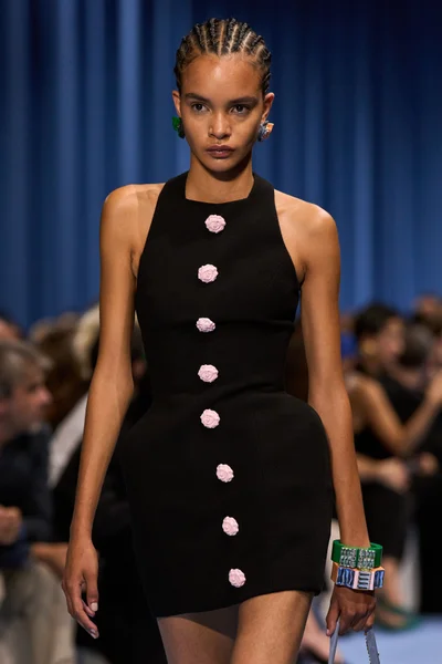 Look 3